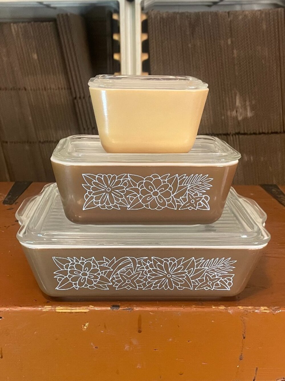 PYREX Vintage Woodland Brown Set of THREE Refrigerator Baking Dishes With Lids - Picture 3 of 11